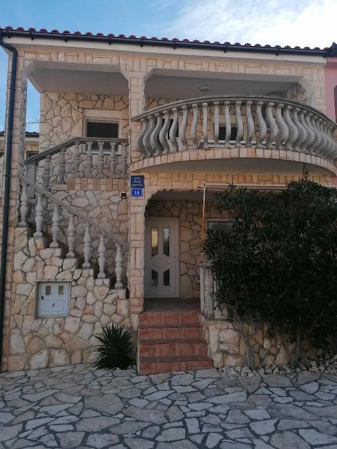Kod Lenka Apartment Vir Croatia