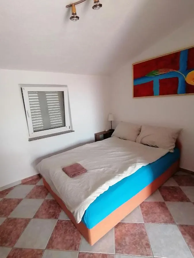 Kod Lenka Apartment Vir